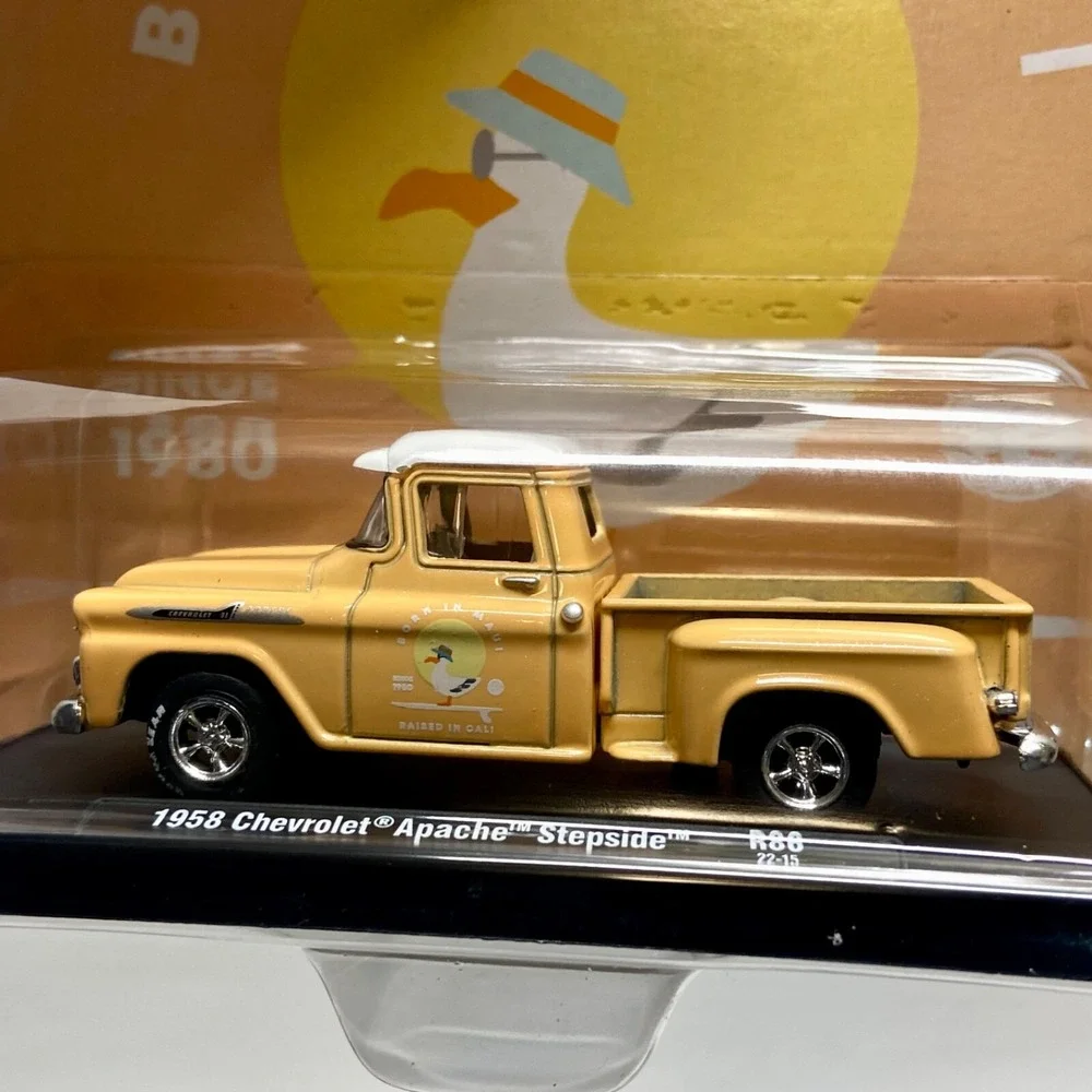 M2 Machines 1958‎ Chevrolet Apache Stepside R86 Born In Maui Raised In Cali 2023